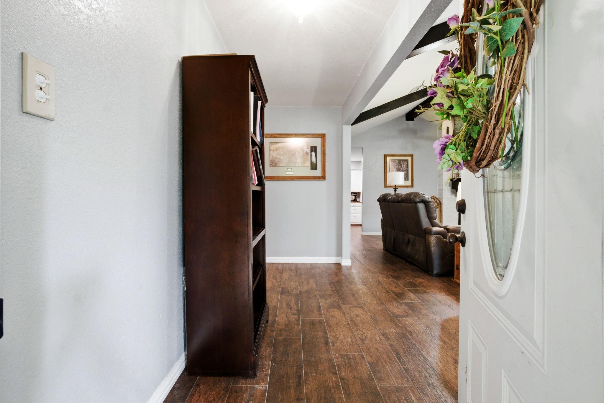 6161 Woodland Lakes Loop