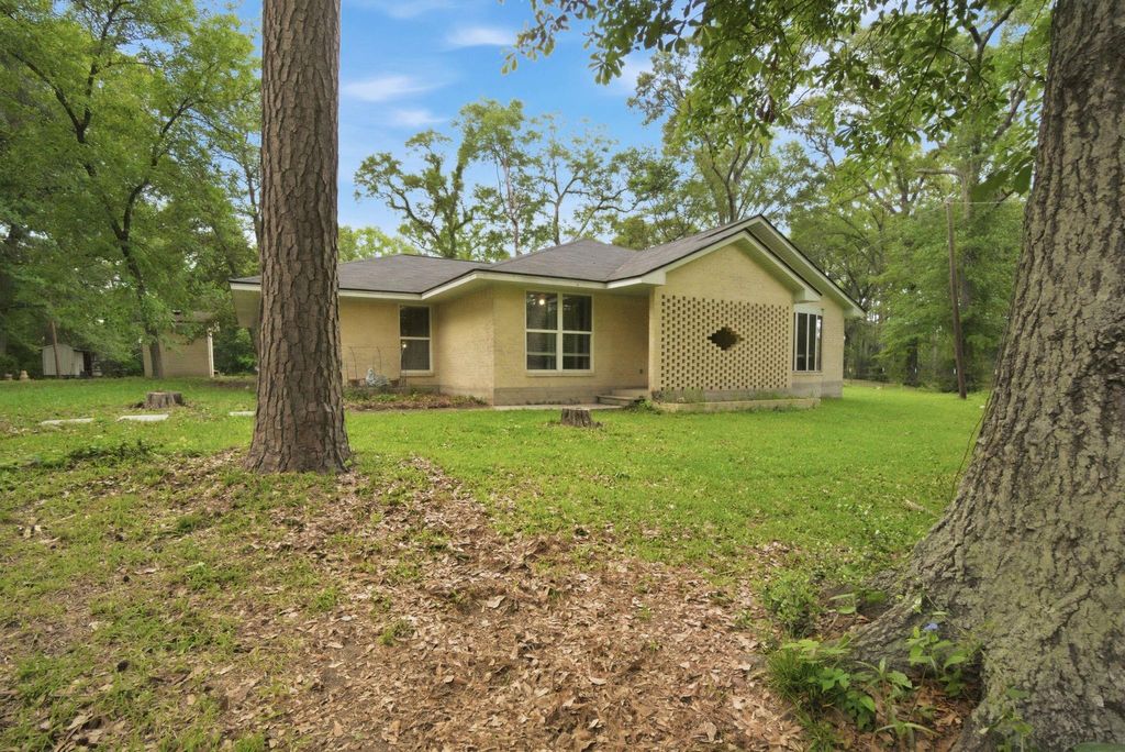 Photo of 6161 Woodland Lakes Loop, Willis, TX 77378 (MLS # 50574544)