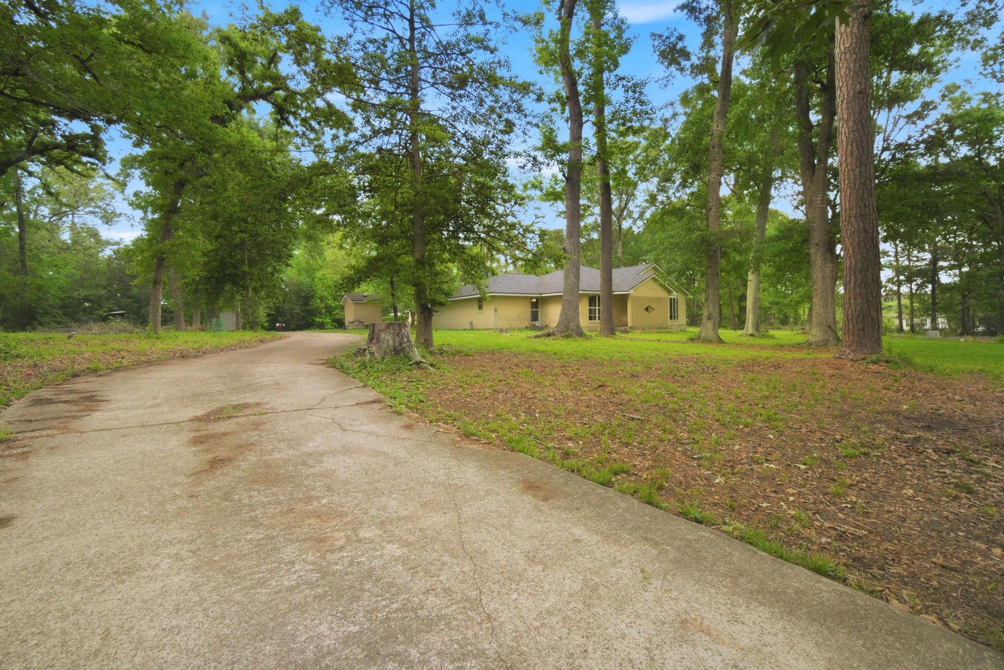 6161 Woodland Lakes Loop