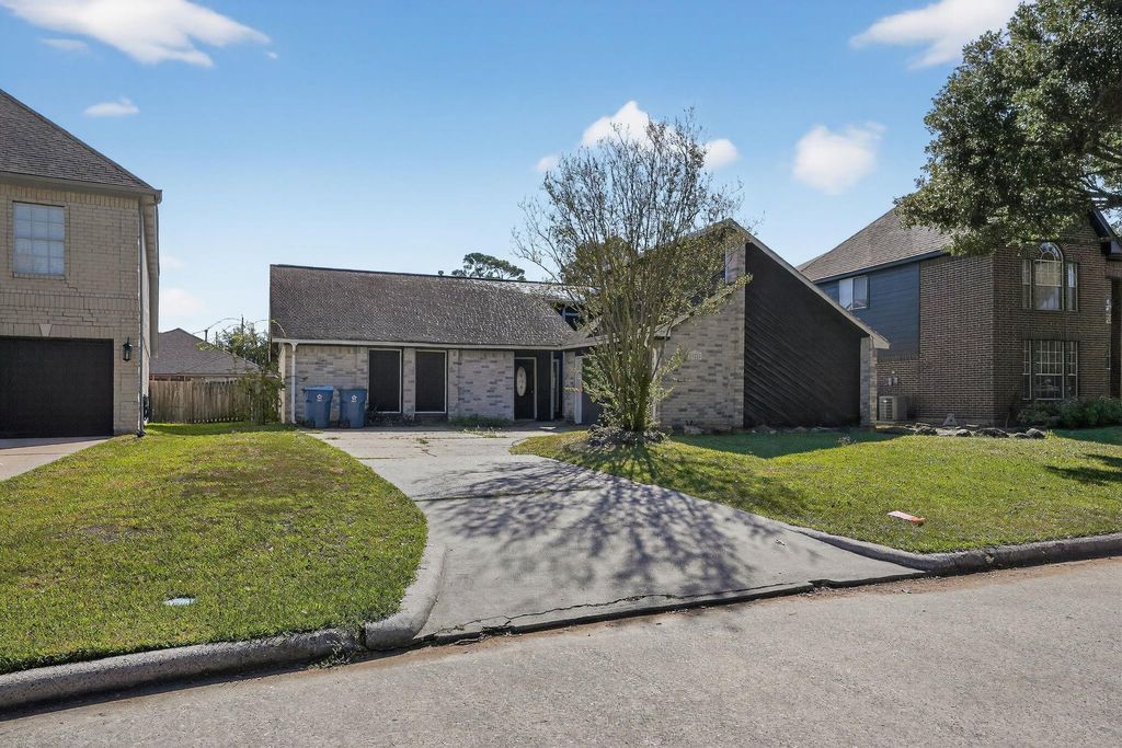 Photo of 19110 Baton Pass, Humble, TX 77346 (MLS # 68691365)