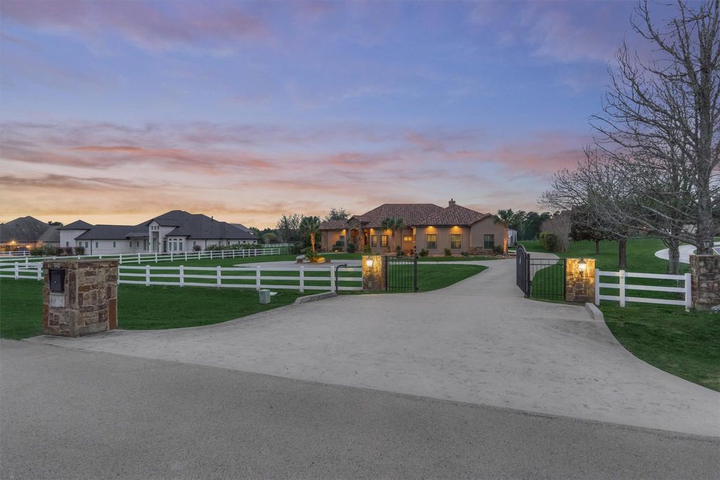 Photo of 8794 Grand Lake Estates Drive, Montgomery, TX 77316 (MLS # 10527854)