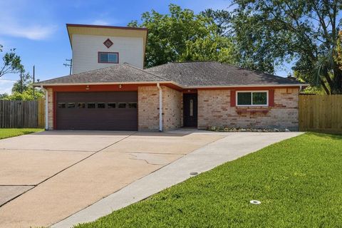 Photo of 519 Orleans Street, League City, TX 77573 (MLS # 50592833)