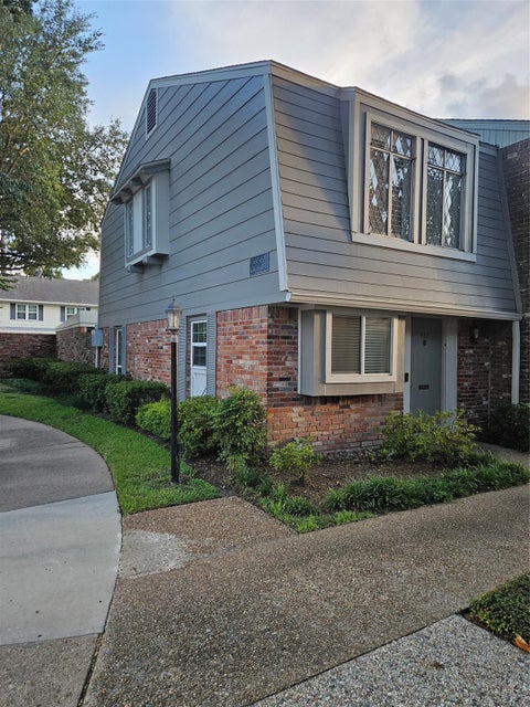 Photo of 437 Bendwood Drive, Houston, TX 77024 (MLS # 56727448)