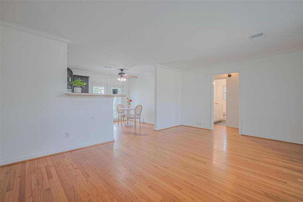 Photo of 3042 Oak Forest Drive, Houston, TX 77018 (MLS # 52055558)