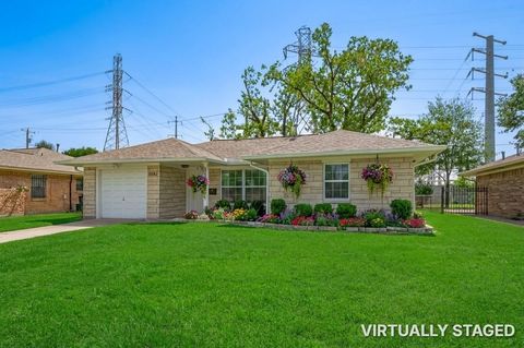 Photo of 3042 Oak Forest Drive, Houston, TX 77018 (MLS # 52055558)