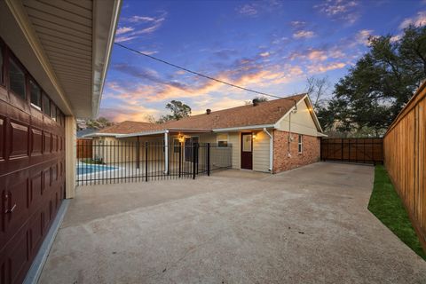 Tiny photo for 10422 Raritan Drive, Houston, TX 77043 (MLS # 31561607)