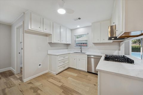 Tiny photo for 10422 Raritan Drive, Houston, TX 77043 (MLS # 31561607)