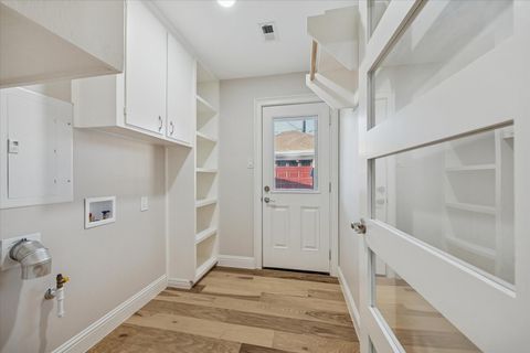 Tiny photo for 10422 Raritan Drive, Houston, TX 77043 (MLS # 31561607)