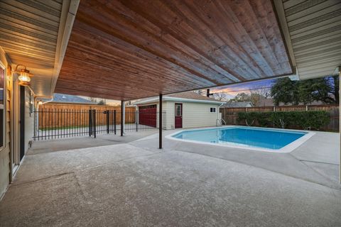 Tiny photo for 10422 Raritan Drive, Houston, TX 77043 (MLS # 31561607)