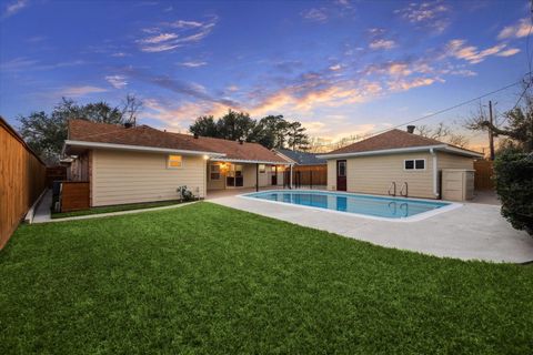 Tiny photo for 10422 Raritan Drive, Houston, TX 77043 (MLS # 31561607)