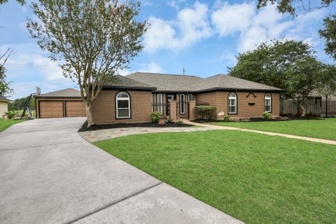 Tiny photo for 7822 Maple Tree Drive, Houston, TX 77088 (MLS # 17095730)