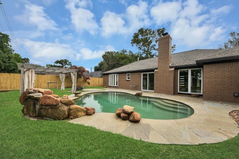 Tiny photo for 7822 Maple Tree Drive, Houston, TX 77088 (MLS # 17095730)