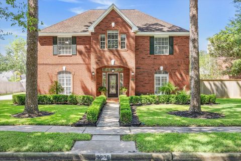 Photo of 2006 Ravens Crest Drive Dr, Sugar Land, TX 77478 (MLS # 4136234)