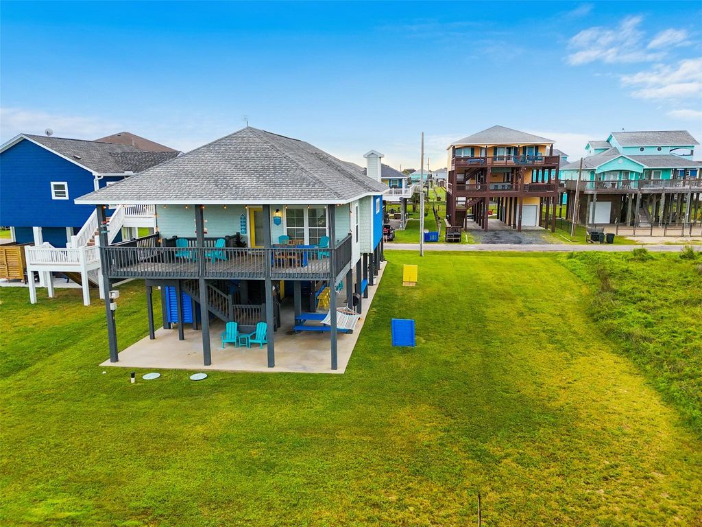 Photo of 859 Main Street, Crystal Beach, TX 77650 (MLS # 33669193)