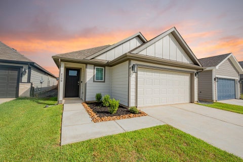 Photo of 2130 Creole Creek Lane, Houston, TX 77090 (MLS # 80651882)