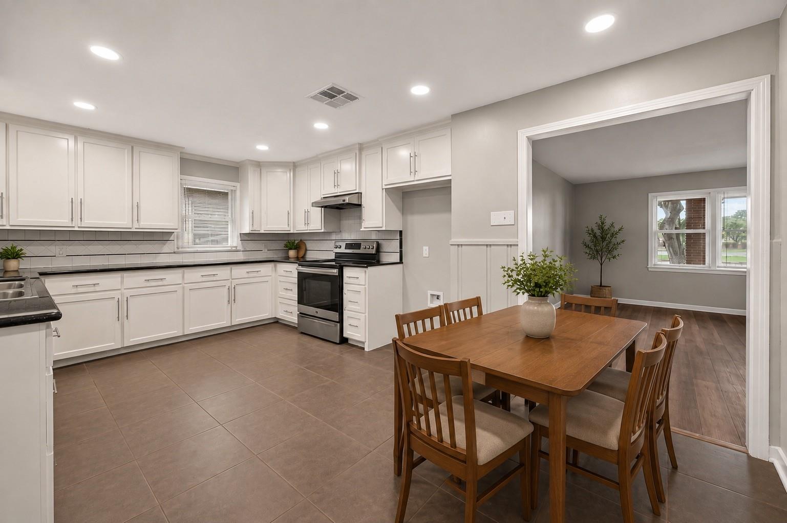 1905 5th Avenue N