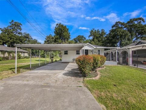 Photo of 4221 E Toliver Street, Houston, TX 77016 (MLS # 2652062) Photo of 4221 E Toliver Street, Houston, TX 77016 (MLS # 2652062)