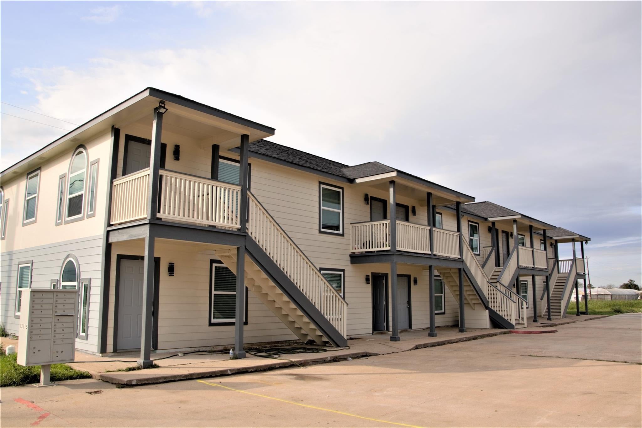 13115 Highway 6 4