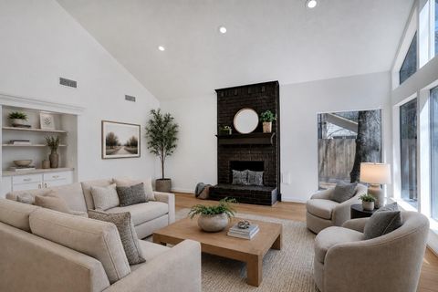 Photo of 138 S Timber Top Drive, The Woodlands, TX 77380 (MLS # 63650511)