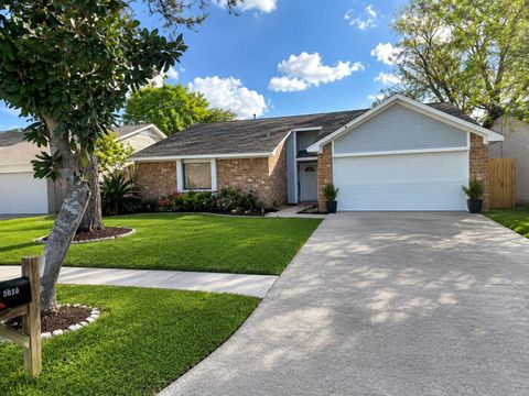 Photo of 3030 Shawnee Drive, Sugar Land, TX 77479 (MLS # 89006026)