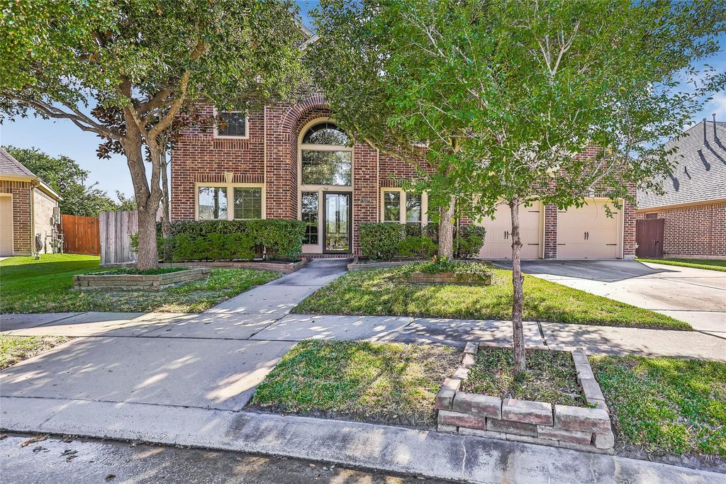 Photo of 13607 Breakwater Path Loop Loop, Houston, TX 77044 (MLS # 2027537)