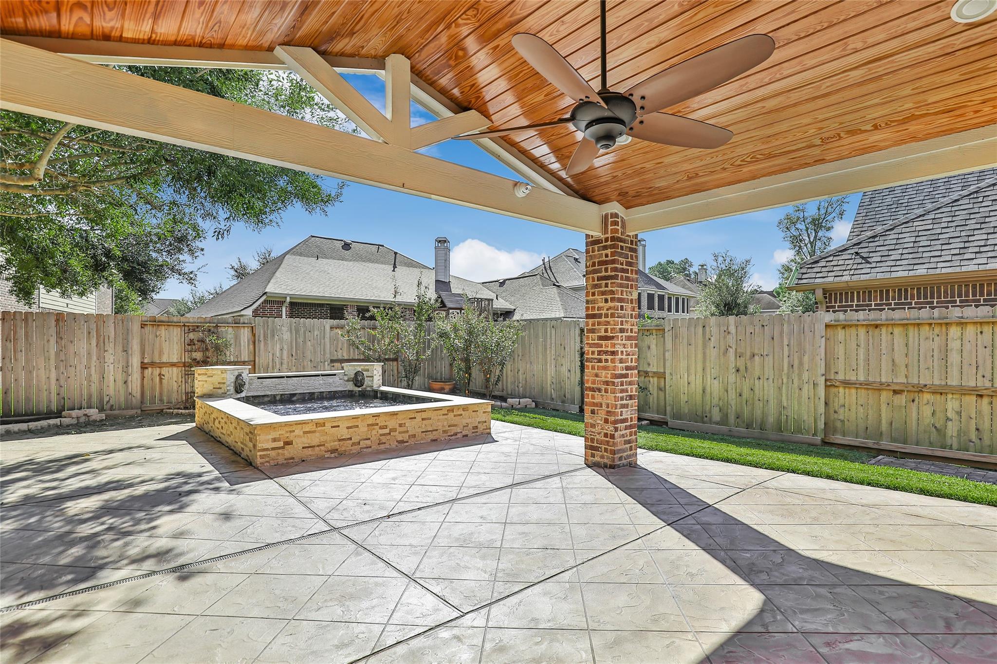 13607 Breakwater Path Loop