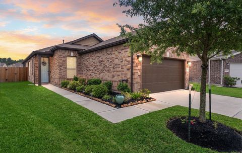 Photo of 12571 New Castle Park Lane, Houston, TX 77044 (MLS # 39549121)