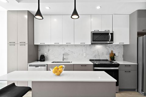 Photo of 1406 Valentine St #A, Houston, TX 77019 (MLS # 92757753)