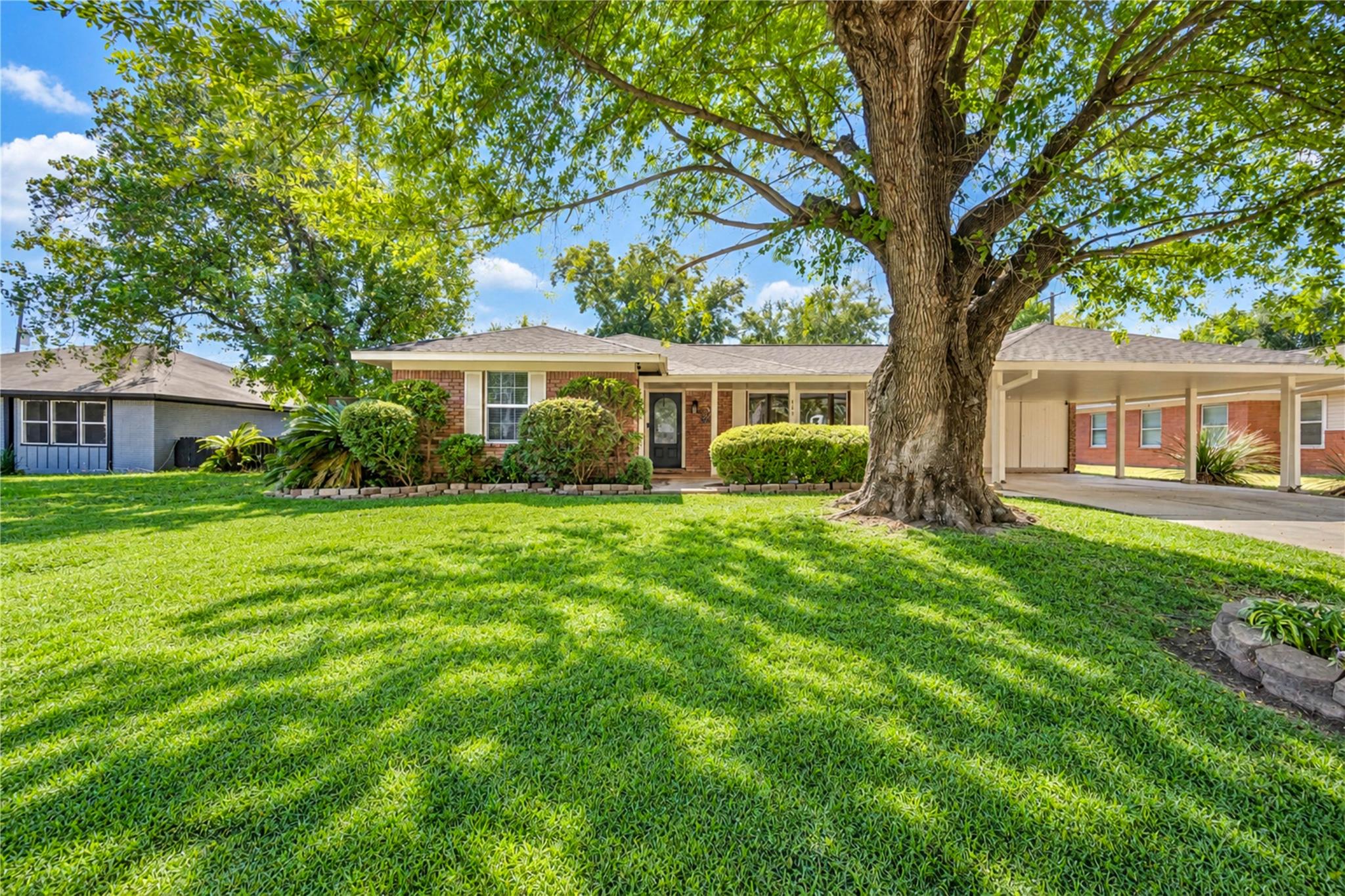 703 Oriole Lane