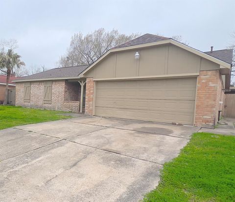 Photo of 430 Breeze Park Drive, Houston, TX 77015 (MLS # 73886997)