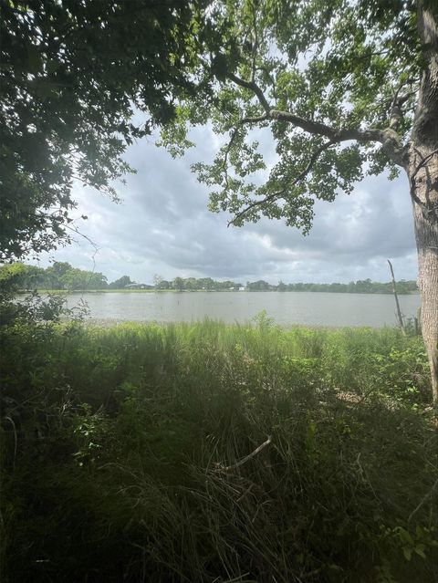 Photo of 99 Kings Hill, Palacios, TX 77465 (MLS # 92884253)