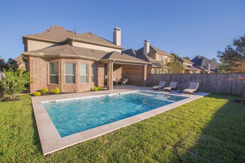 Photo of 47 N Lochwood Way, The Woodlands, TX 77375 (MLS # 78109292)