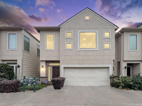 Photo of 3813 Centerplaza Drive, Houston, TX 77007 (MLS # 48376991)