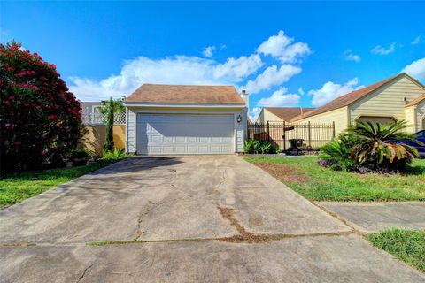 Photo of 11842 Spring Grove Drive, Houston, TX 77099 (MLS # 64745869)