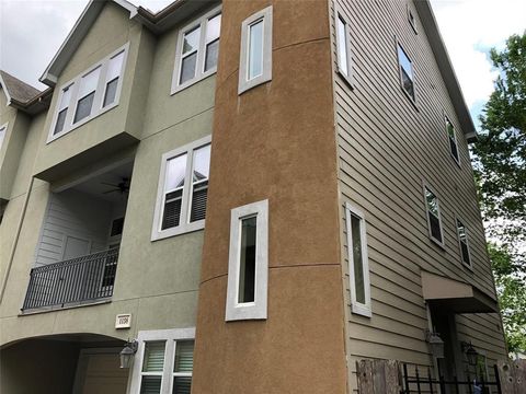 Photo of 1138 W 26th Street, Houston, TX 77008 (MLS # 75949524)