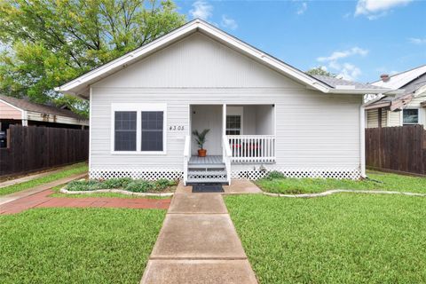 Photo of 4305 Wilmer Street, Houston, TX 77003 (MLS # 16488026)