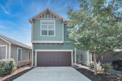 Photo of 814 W 26th Street #A, Houston, TX 77008 (MLS # 71829093)