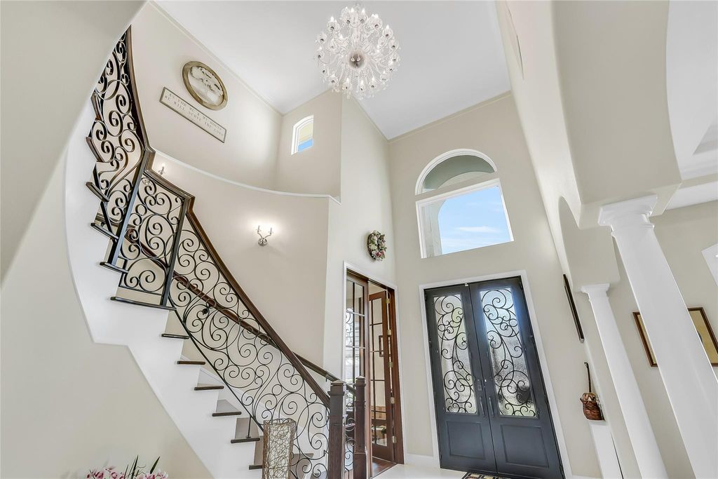 Photo of 9761 Westview Drive, Houston, TX 77055 (MLS # 87208600)