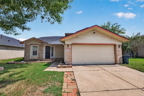 Photo of 6419 Paso Del Sol Drive, Houston, TX 77083 (MLS # 32444077)