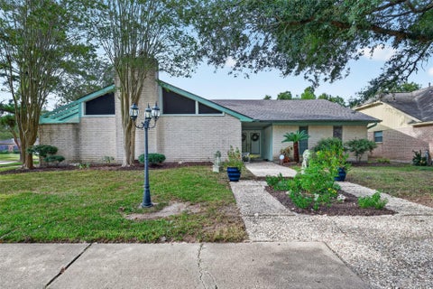 Photo of 16403 Glenshannon Drive, Houston, TX 77059 (MLS # 50559888)