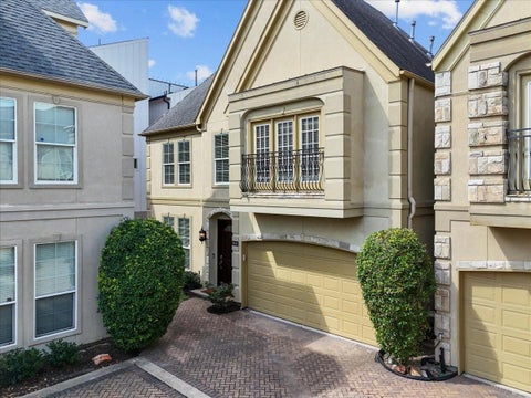 Photo of 5624 Dolores St St, Houston, TX 77057 (MLS # 42179790)