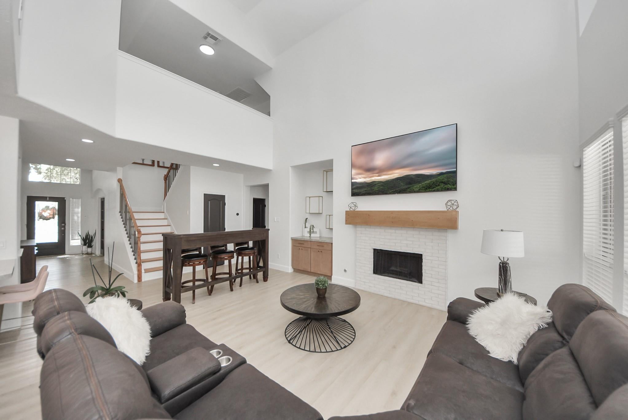 1810 Blue Water Bay Drive