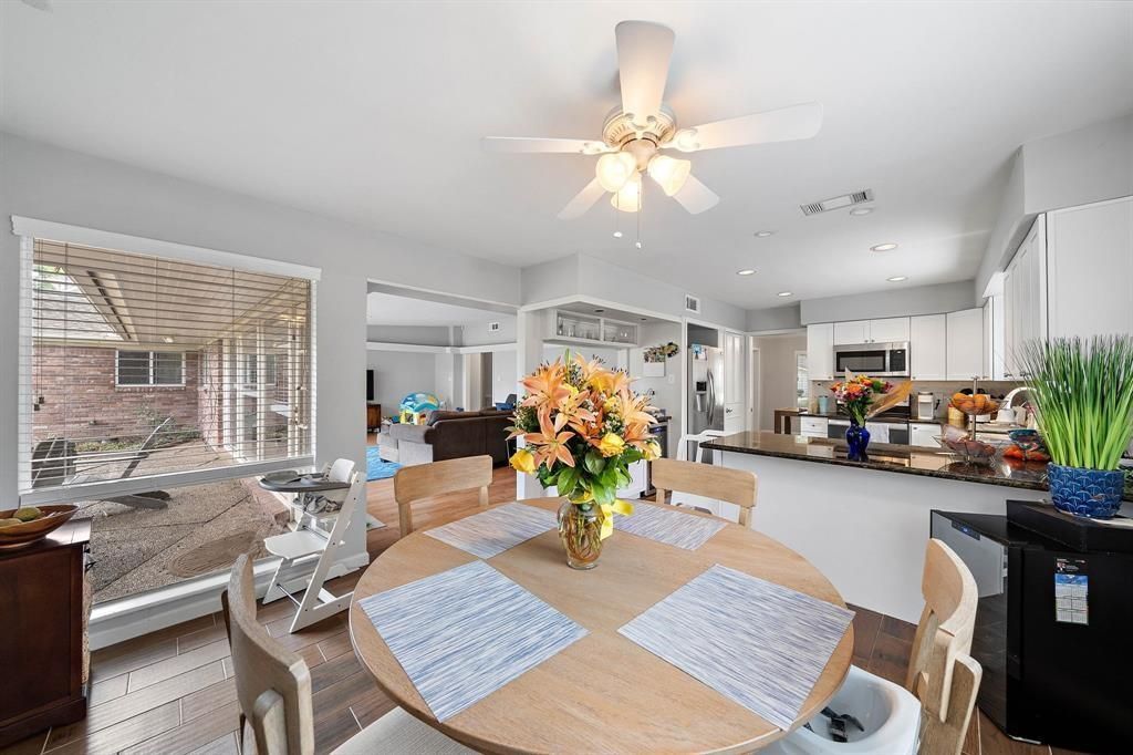 Photo of 4922 Braesvalley Drive, Houston, TX 77096 (MLS # 85394963)