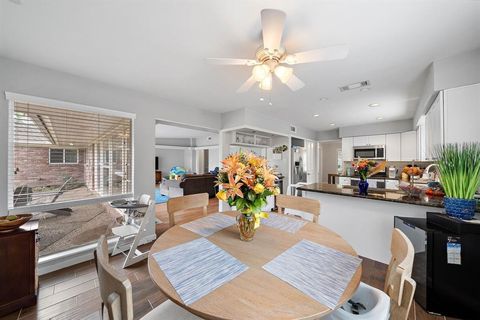 Photo of 4922 Braesvalley Drive, Houston, TX 77096 (MLS # 85394963)