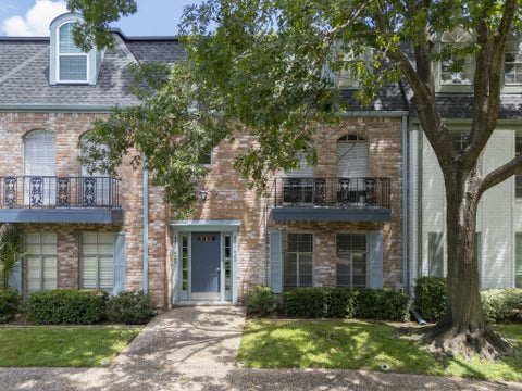Photo of 429 N Post Oak Lane #429, Houston, TX 77024 (MLS # 25519394)