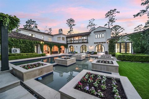 Photo of 252 Piney Point Road, Houston, TX 77024 (MLS # 74580607)