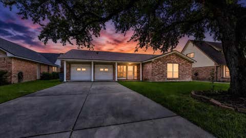Photo of 211 Andorra Lane, Houston, TX 77015 (MLS # 98178088)