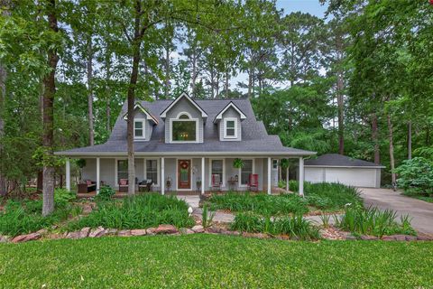 Photo of 130 N Fairway Loop Loop, Coldspring, TX 77331 (MLS # 96384366)