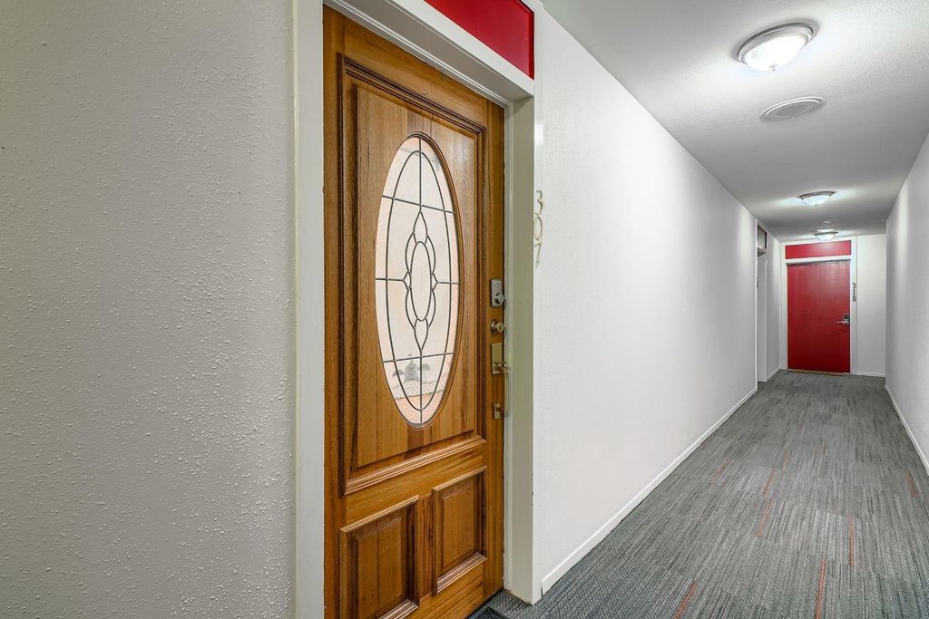 Photo of 505 Westcott Street #307, Houston, TX 77007 (MLS # 32641397)