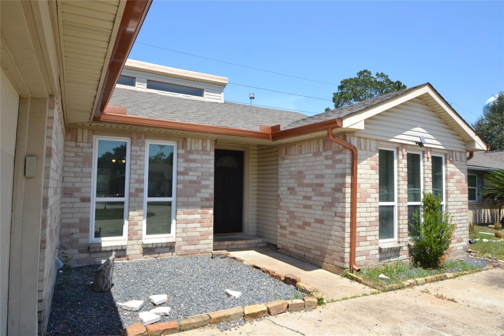 Photo of 15718 Fox Springs Drive, Houston, TX 77084 (MLS # 10579373)